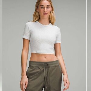 Lululemon Hold Tight straight hem cropped t-shirt - size 14